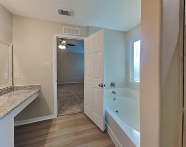 5014 Woodland Meadows Lane - Photo Thumbnail 9