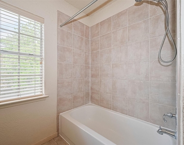 3614 Bee Bayou Lane - Photo Thumbnail 36