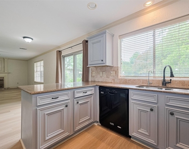 3614 Bee Bayou Lane - Photo Thumbnail 11