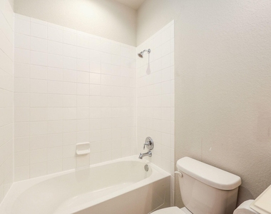 3418 Harvest Meadow Lane - Photo Thumbnail 16