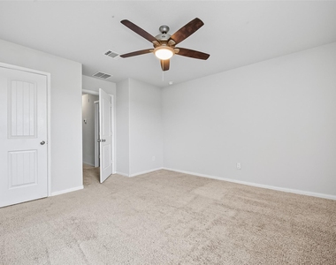 4818 Blue Jacaranda Way - Photo Thumbnail 15