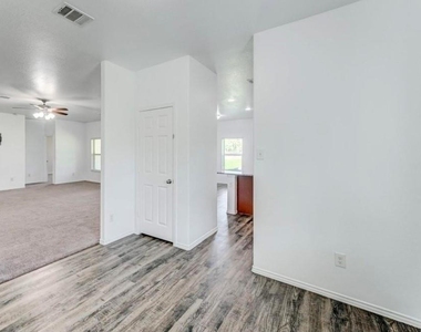 9850 Hunter Springs - Photo Thumbnail 12