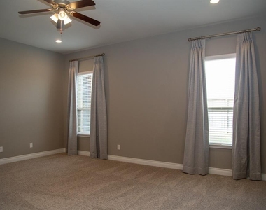 4902 Thunder Creek Lane - Photo Thumbnail 12