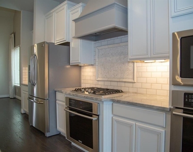 4902 Thunder Creek Lane - Photo Thumbnail 9