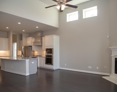 4902 Thunder Creek Lane - Photo Thumbnail 11