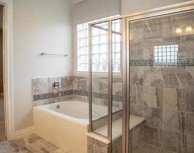 4902 Thunder Creek Lane - Photo Thumbnail 16