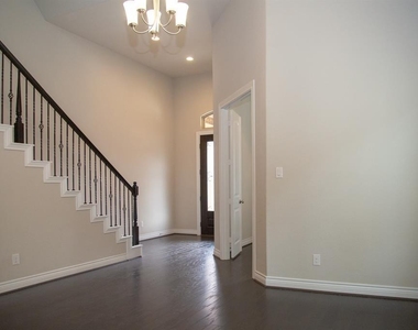 4902 Thunder Creek Lane - Photo Thumbnail 4
