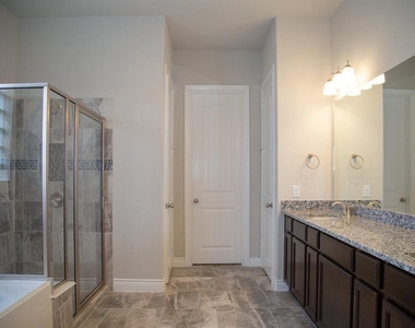 4902 Thunder Creek Lane - Photo Thumbnail 14