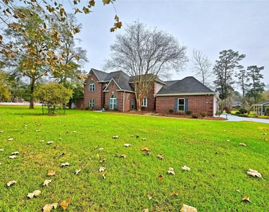 15461 Bedford Lane - Photo Thumbnail 3