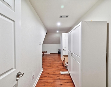 15461 Bedford Lane - Photo Thumbnail 35