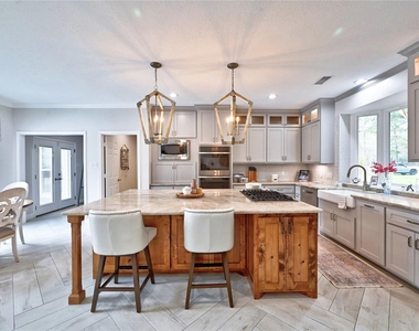 15461 Bedford Lane - Photo Thumbnail 11
