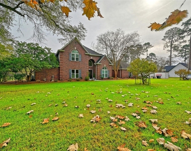 15461 Bedford Lane - Photo Thumbnail 2