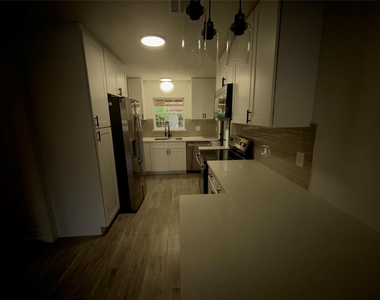 610 Fostoria Lane - Photo Thumbnail 6