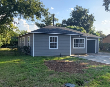 610 Fostoria Lane - Photo Thumbnail 4
