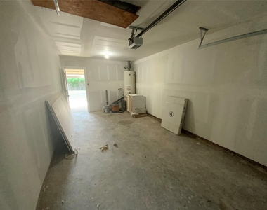 610 Fostoria Lane - Photo Thumbnail 19
