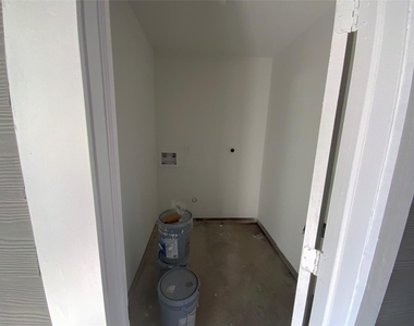 610 Fostoria Lane - Photo Thumbnail 28