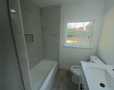 610 Fostoria Lane - Photo Thumbnail 11