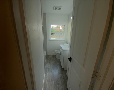 610 Fostoria Lane - Photo Thumbnail 12