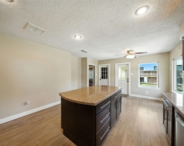 1714 Parana Drive - Photo Thumbnail 12