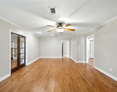 1714 Parana Drive - Photo Thumbnail 2