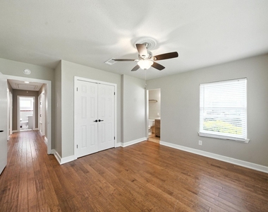 1714 Parana Drive - Photo Thumbnail 16