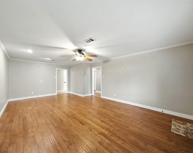 1714 Parana Drive - Photo Thumbnail 5
