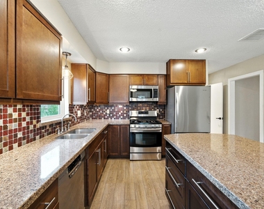 1714 Parana Drive - Photo Thumbnail 10