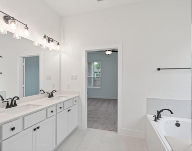 295 Mallards Rim Drive - Photo Thumbnail 16