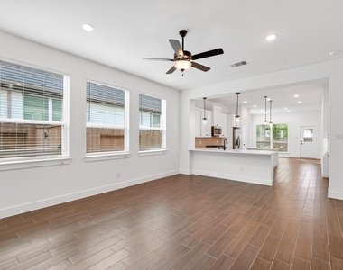 295 Mallards Rim Drive - Photo Thumbnail 7