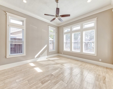 2006 Lubbock Street - Photo Thumbnail 3