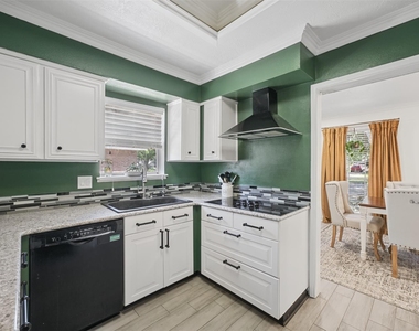 2202 Briarcreek Boulevard - Photo Thumbnail 12