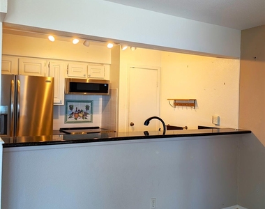 8402 Seawall Boulevard - Photo Thumbnail 6