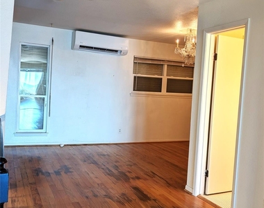 8402 Seawall Boulevard - Photo Thumbnail 8
