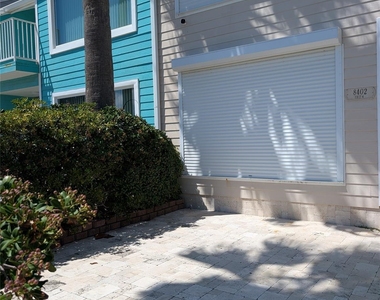 8402 Seawall Boulevard - Photo Thumbnail 23
