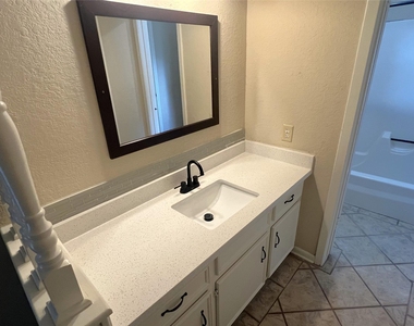 2109 Riverside Drive - Photo Thumbnail 14