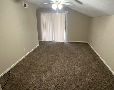 2109 Riverside Drive - Photo Thumbnail 21