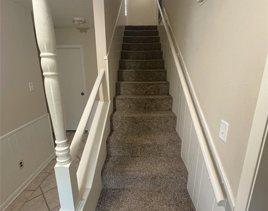 2109 Riverside Drive - Photo Thumbnail 11