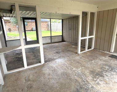 2109 Riverside Drive - Photo Thumbnail 22