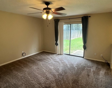 2109 Riverside Drive - Photo Thumbnail 17