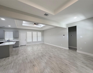 1214 Road 5203 - Photo Thumbnail 2