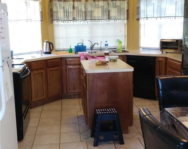 2426 Lakefield Way - Photo Thumbnail 2