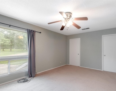 400 Echo Lane - Photo Thumbnail 34
