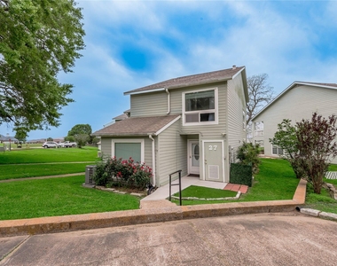 400 Echo Lane - Photo Thumbnail 38
