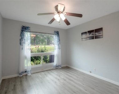 400 Echo Lane - Photo Thumbnail 23