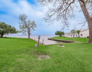 400 Echo Lane - Photo Thumbnail 19