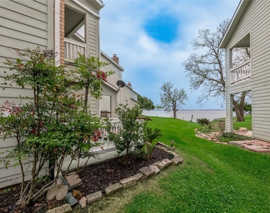400 Echo Lane - Photo Thumbnail 28