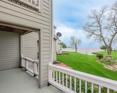 400 Echo Lane - Photo Thumbnail 15