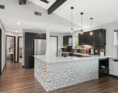 3802 Bayshore Drive - Photo Thumbnail 4