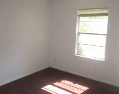 5422 Thrush Drive - Photo Thumbnail 7