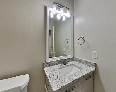 21542 Kings Bend Drive - Photo Thumbnail 14